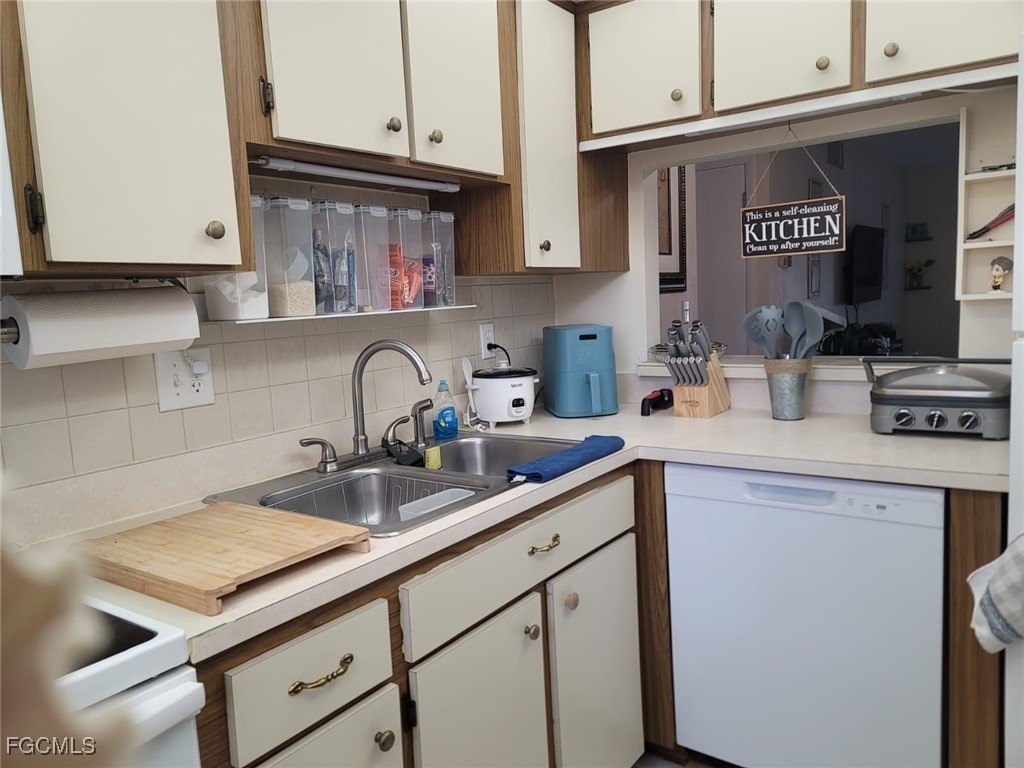 333 Joel Boulevard - Photo 2