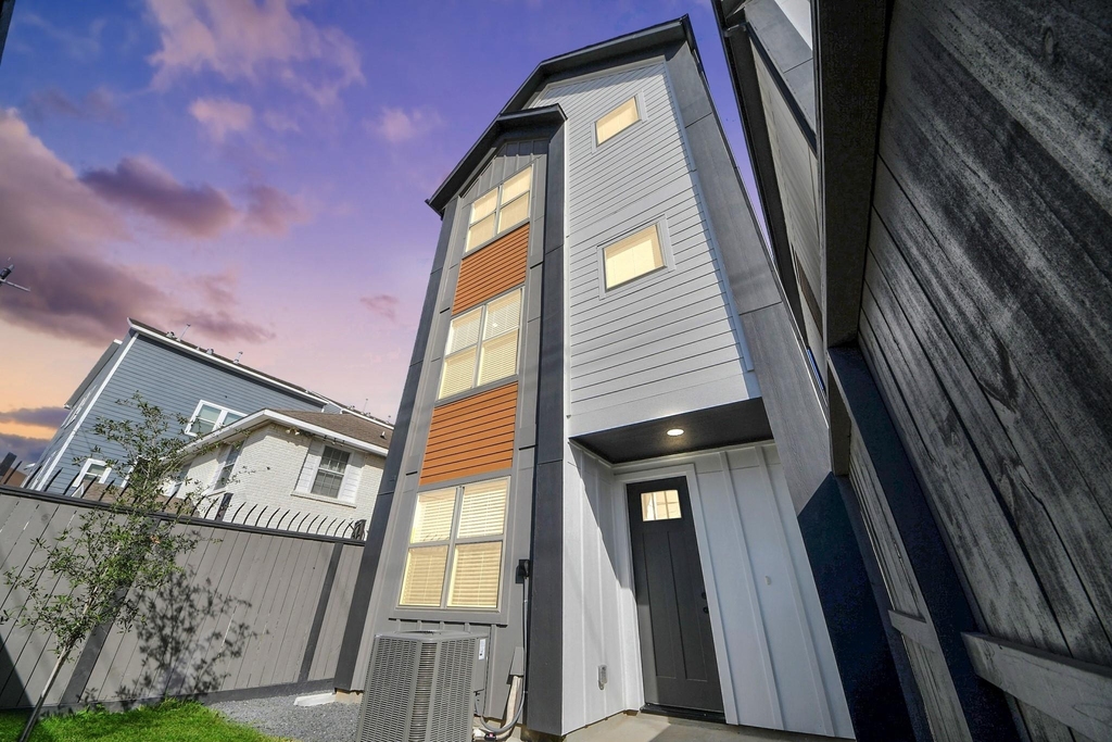 2524 Live Oak Street - Photo 0
