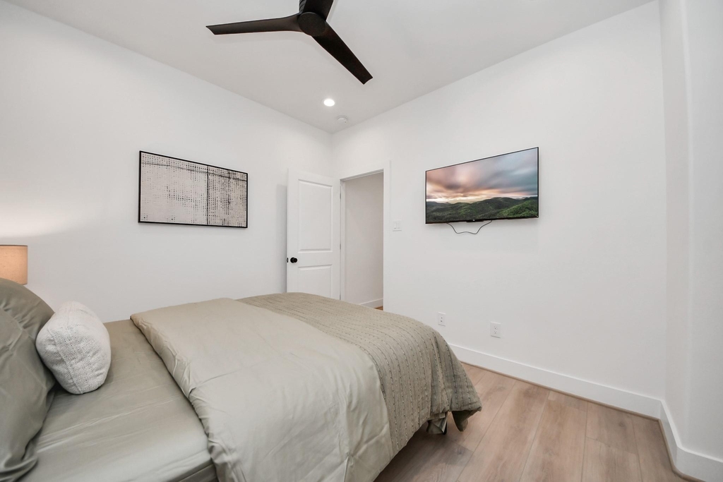 2524 Live Oak Street - Photo 32