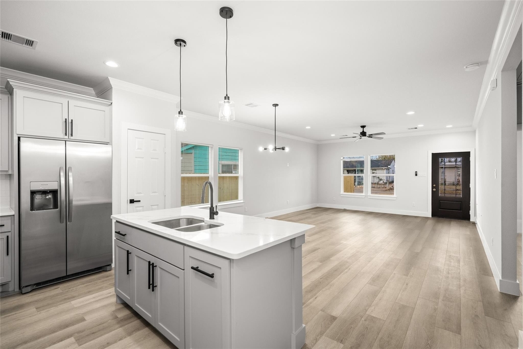 8056 Meadowbrook Drive - Photo 3