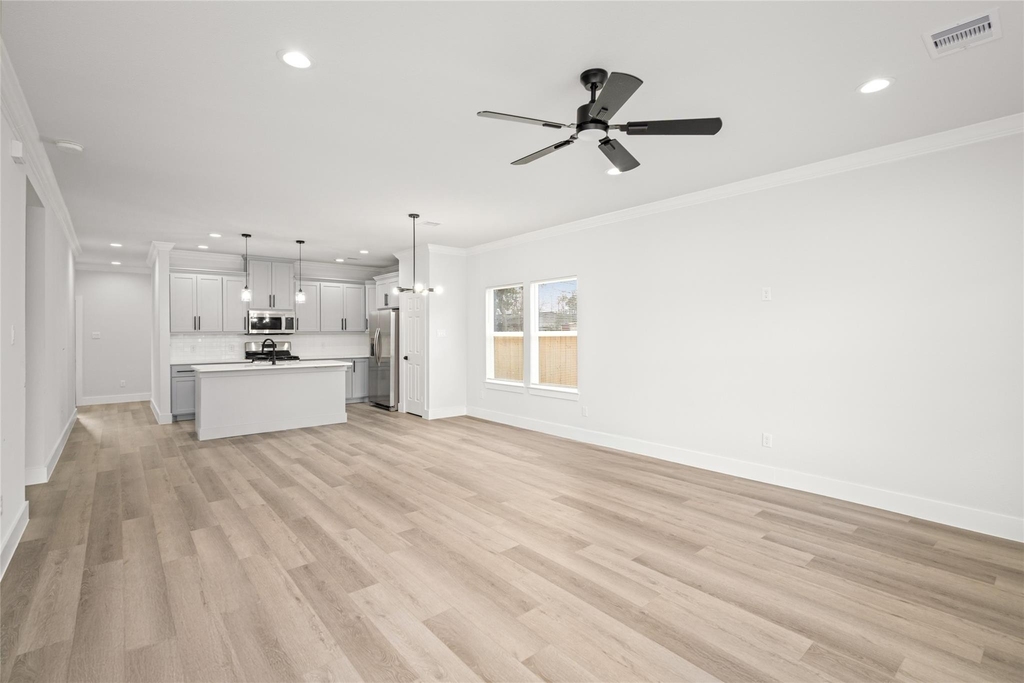 8056 Meadowbrook Drive - Photo 4