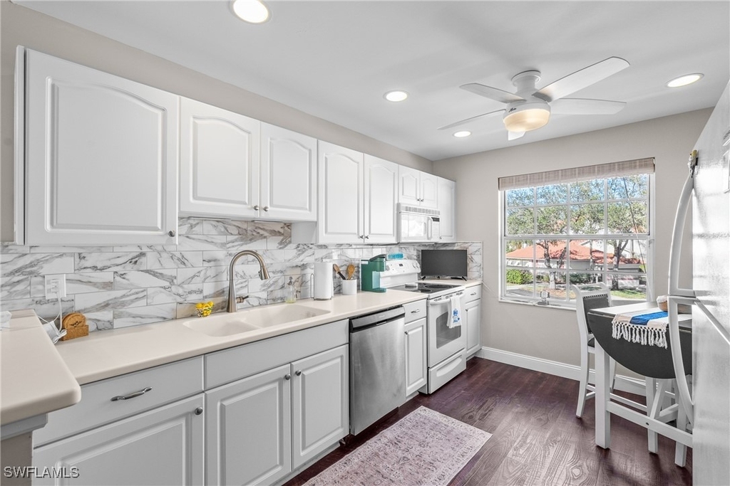 541 Windsor Square - Photo 4