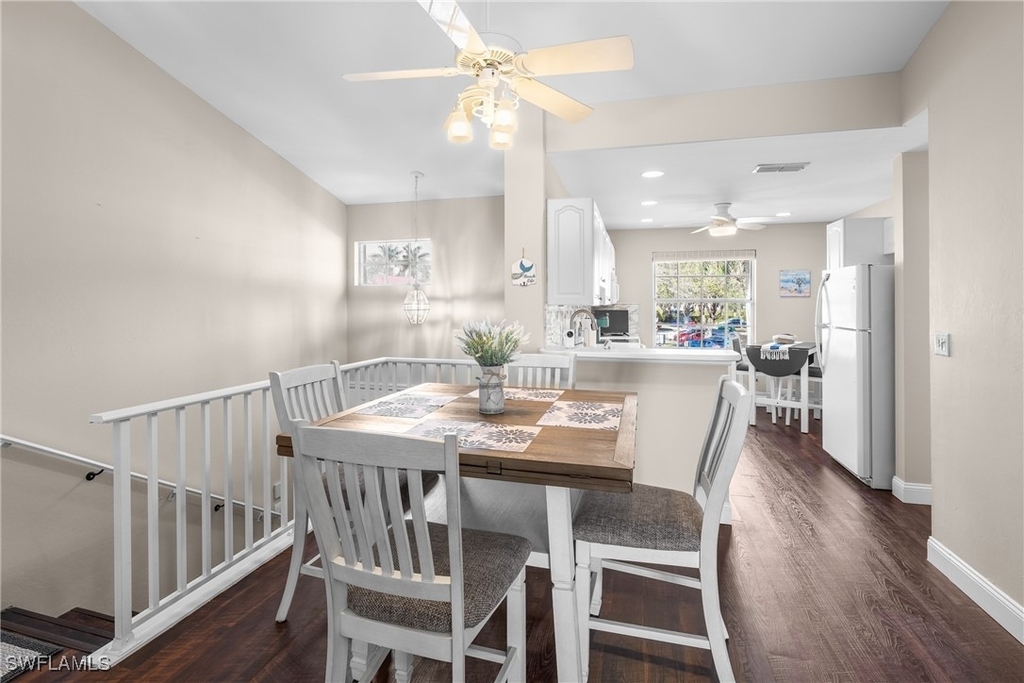 541 Windsor Square - Photo 3