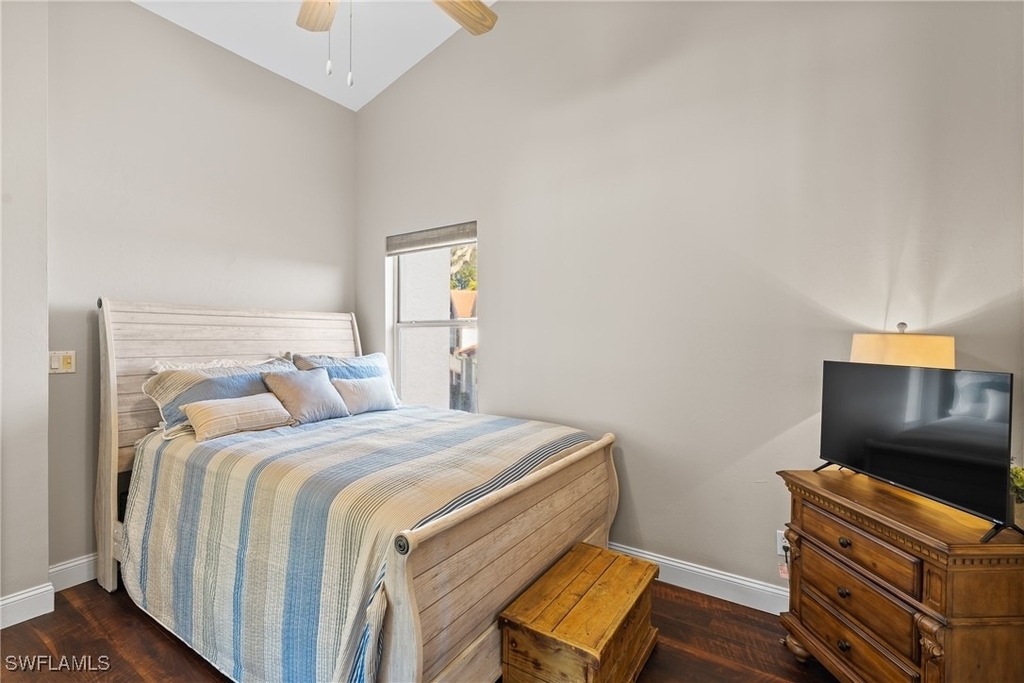 541 Windsor Square - Photo 22