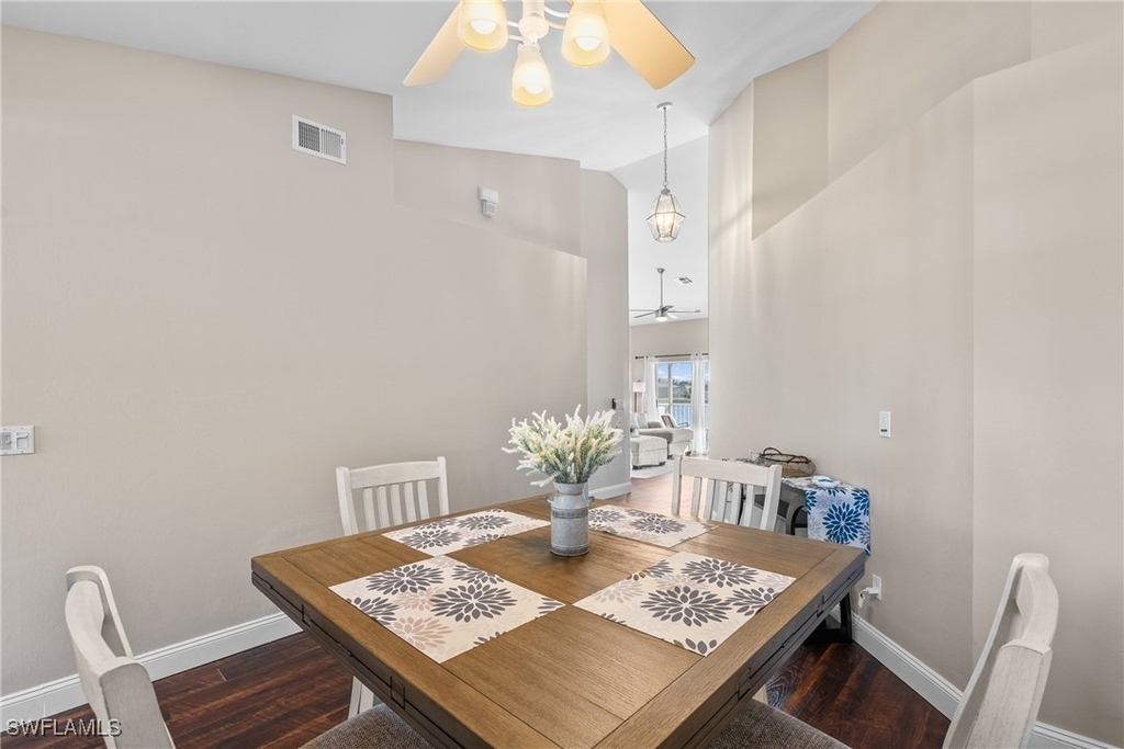 541 Windsor Square - Photo 8