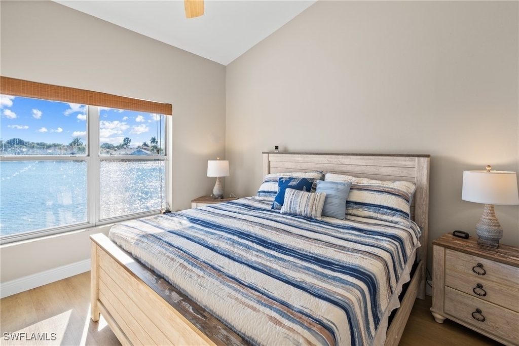 541 Windsor Square - Photo 14