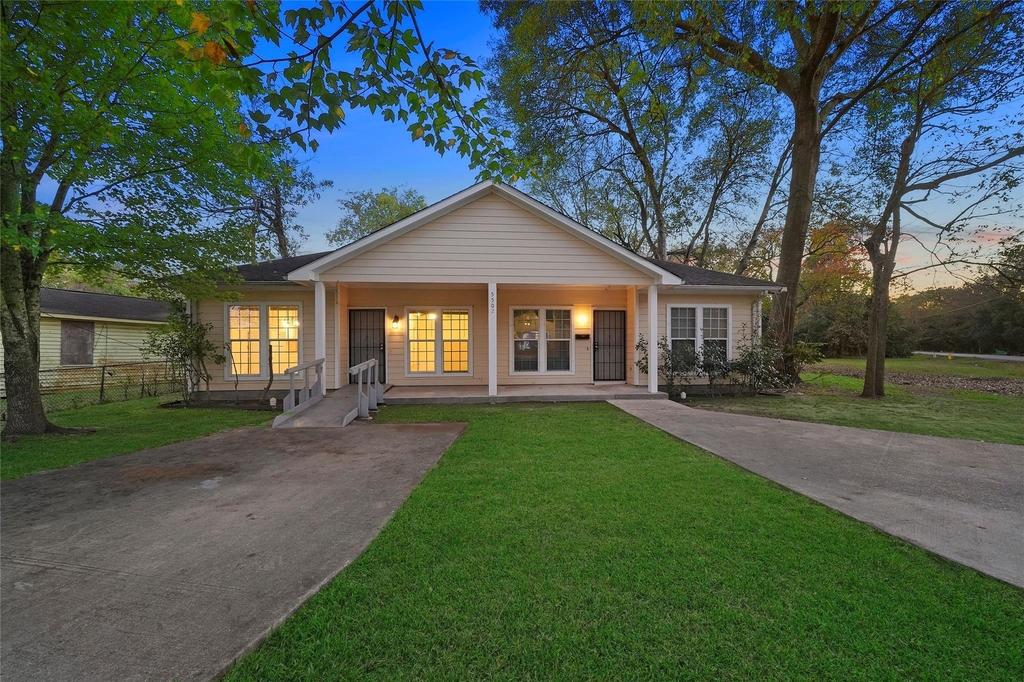 5502 Finch Street - Photo 1