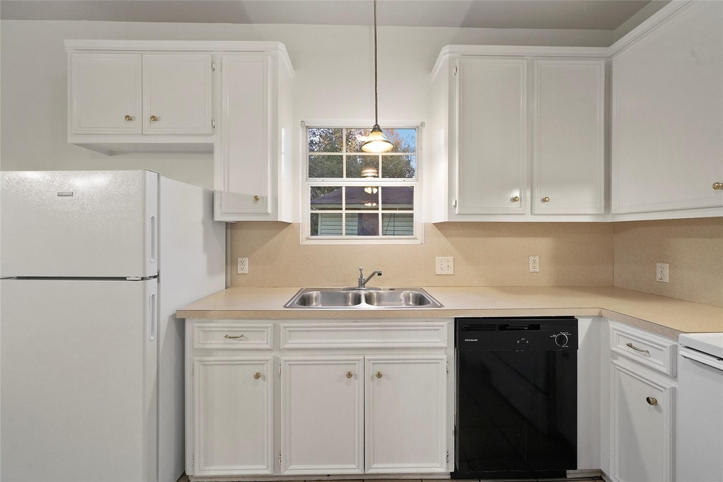 5502 Finch Street - Photo 13