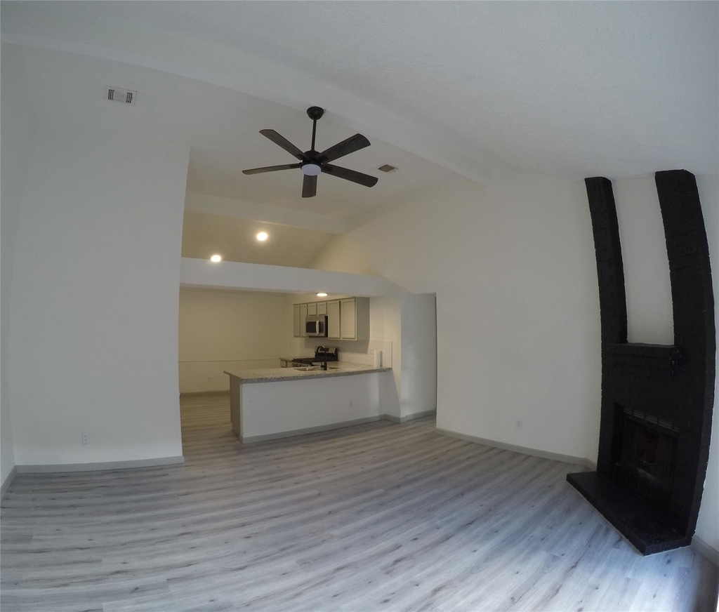 9211 Golden Meadow Drive - Photo 3