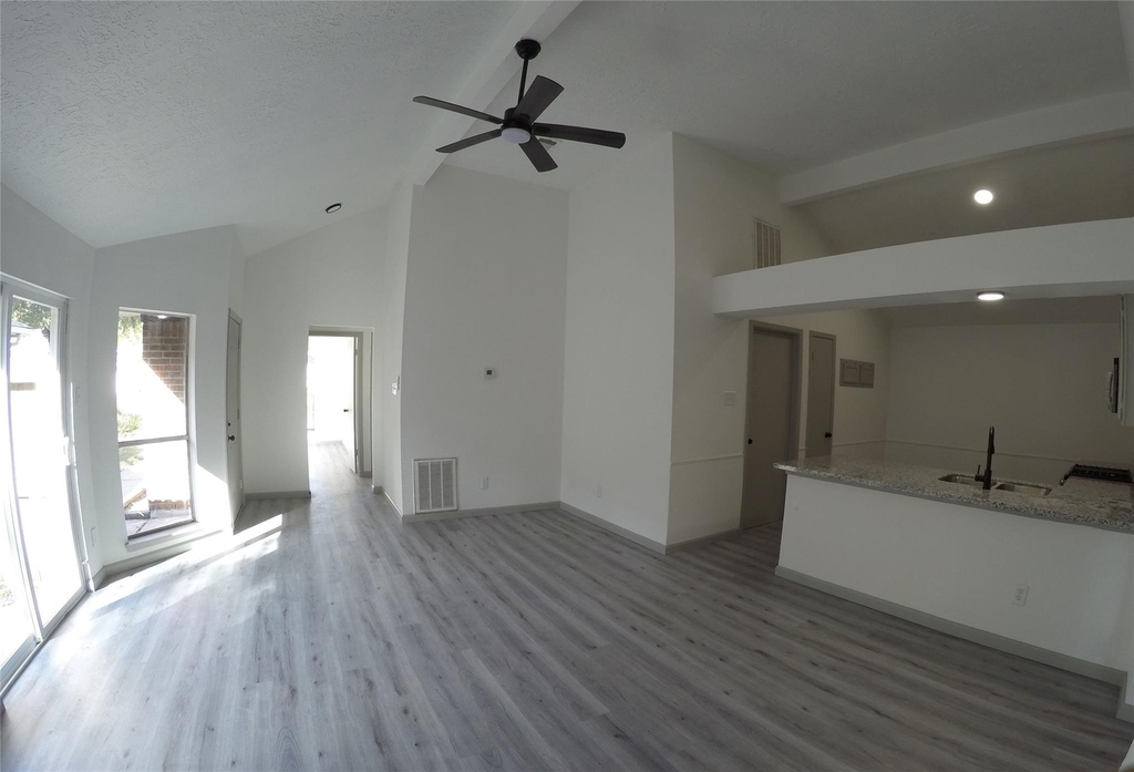 9211 Golden Meadow Drive - Photo 4