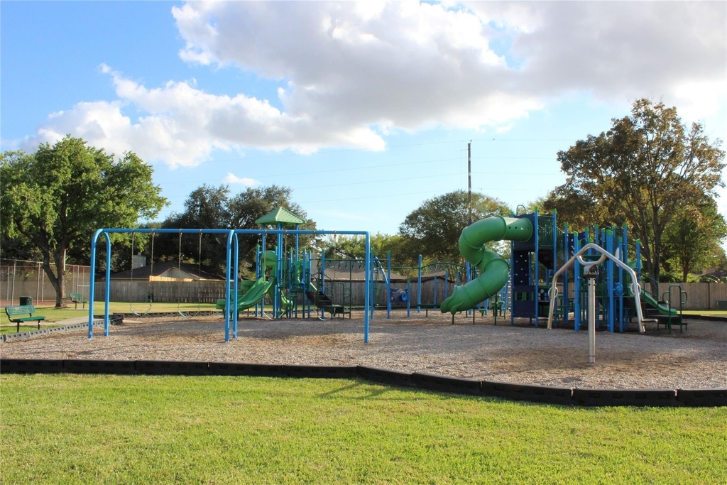 9211 Golden Meadow Drive - Photo 24