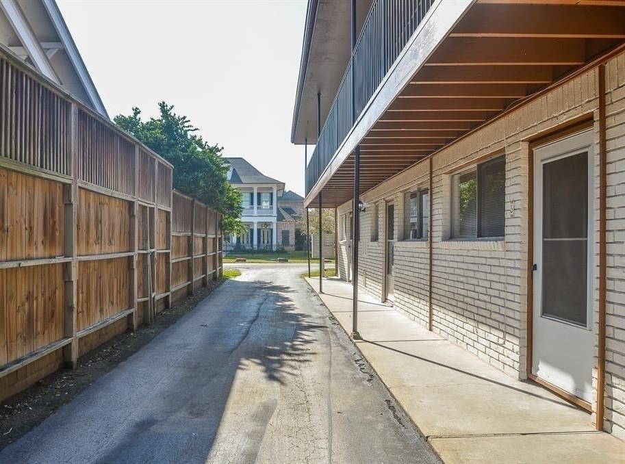 427 W 17th Street - Photo 6