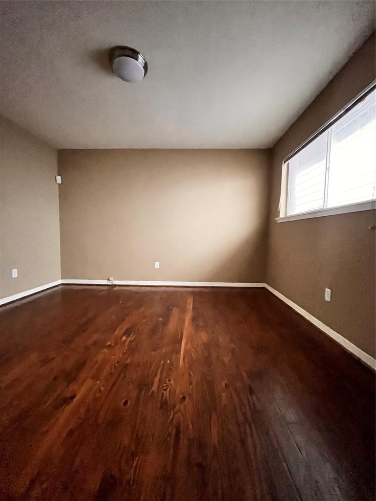 427 W 17th Street - Photo 5