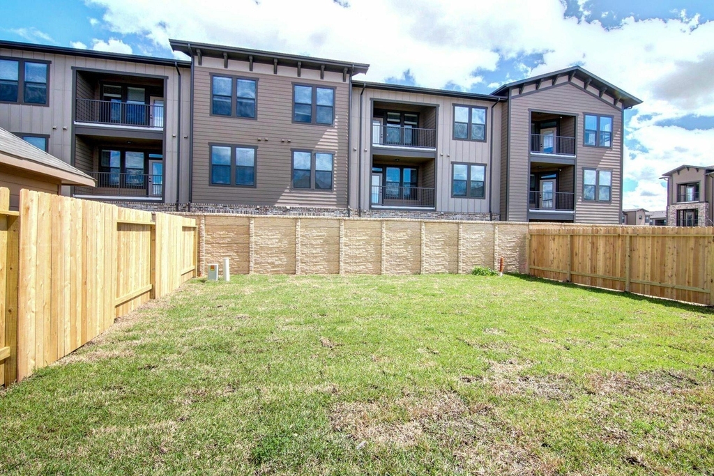 5578 Plantation Forest Drive - Photo 1