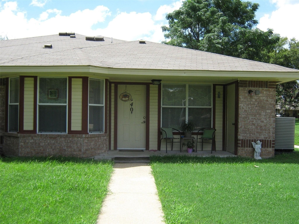 716 Gardner Dr - Photo 1