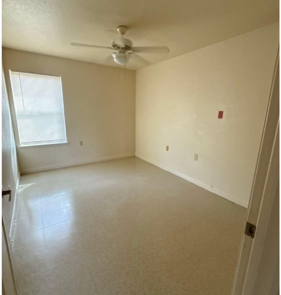 400 S Austin Road - Photo 4