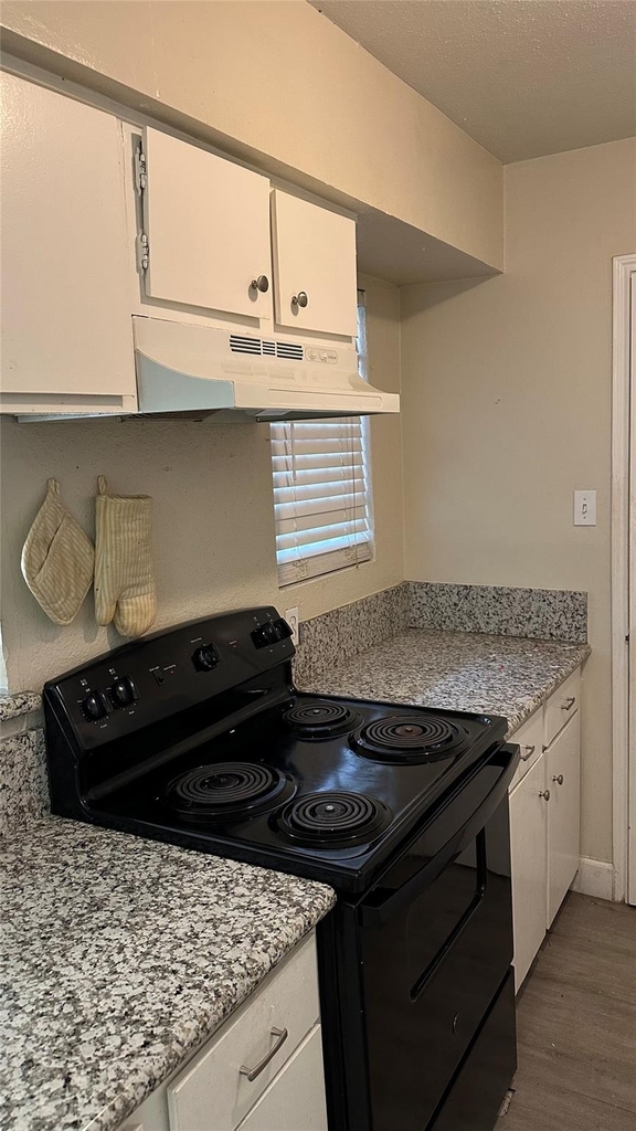 9550 Deering Drive - Photo 2