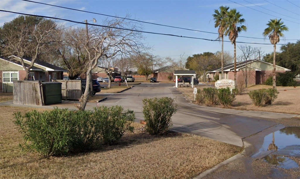 1205 Murray St - Photo 2