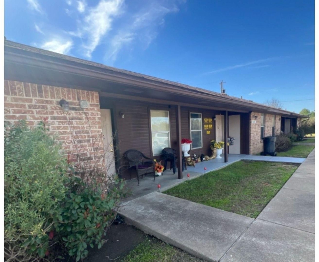 1201 Edmiston Drive - Photo 1