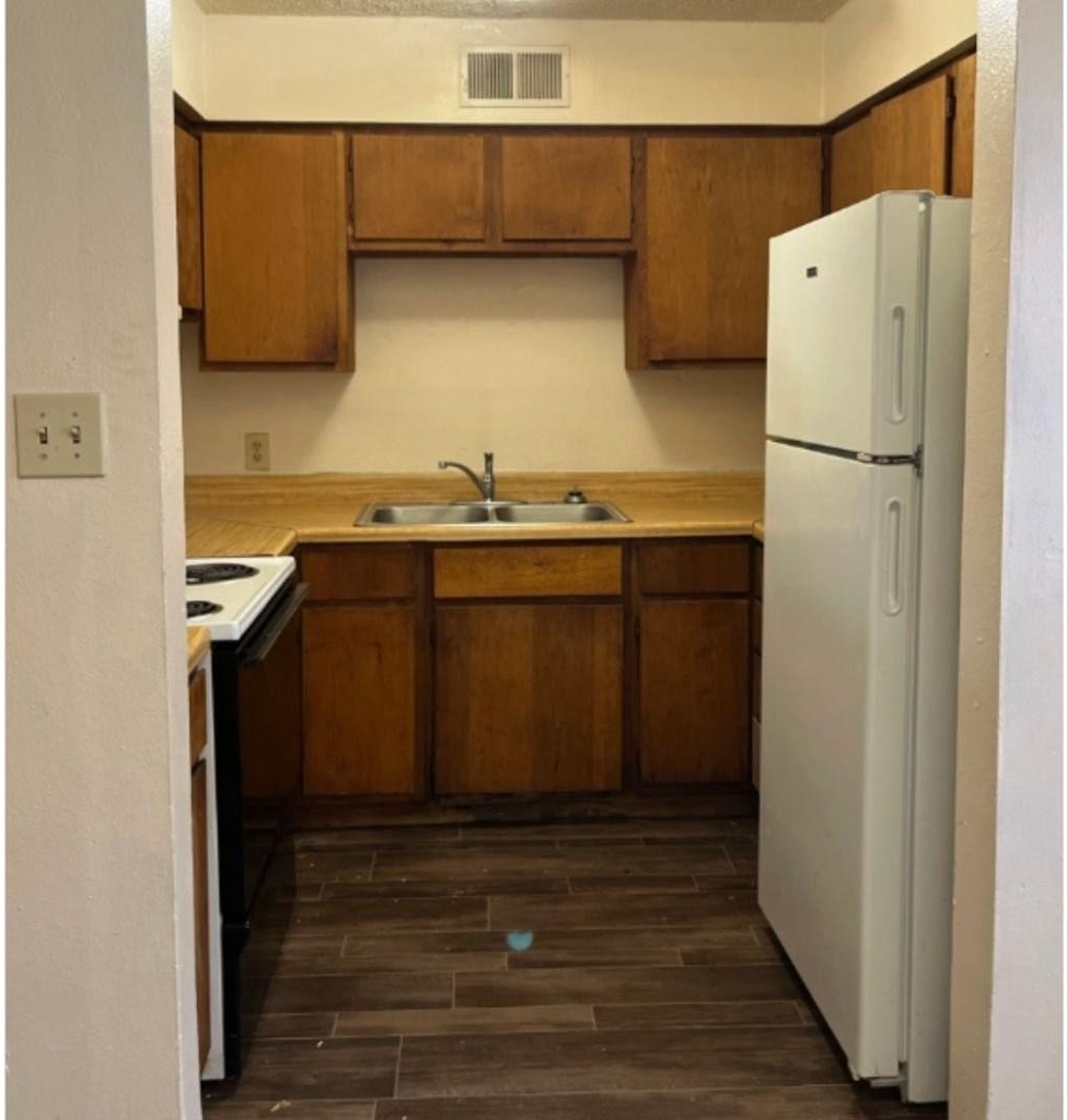 1201 Edmiston Drive - Photo 5