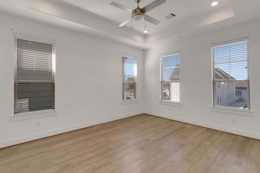 1526 Chestnut Street - Photo 30