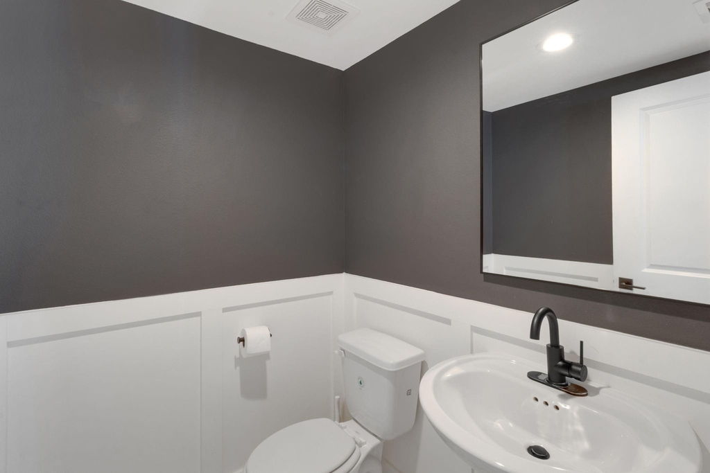 1526 Chestnut Street - Photo 25