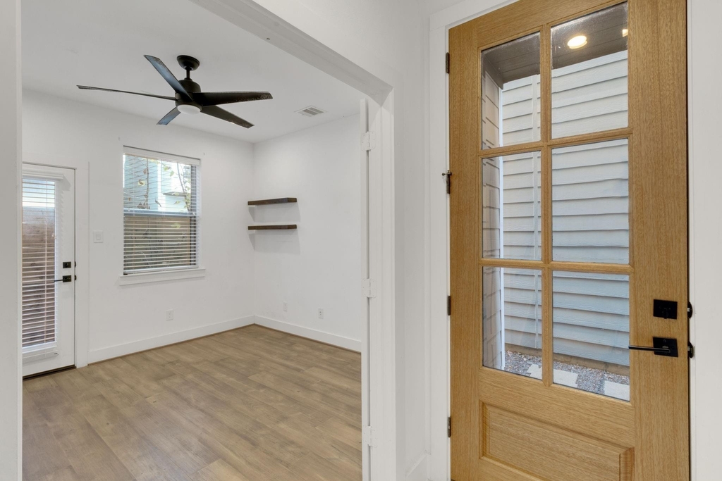 1526 Chestnut Street - Photo 6