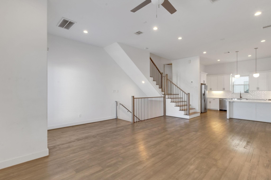 1526 Chestnut Street - Photo 5