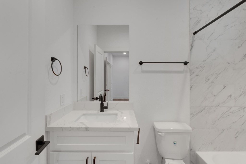 1526 Chestnut Street - Photo 9