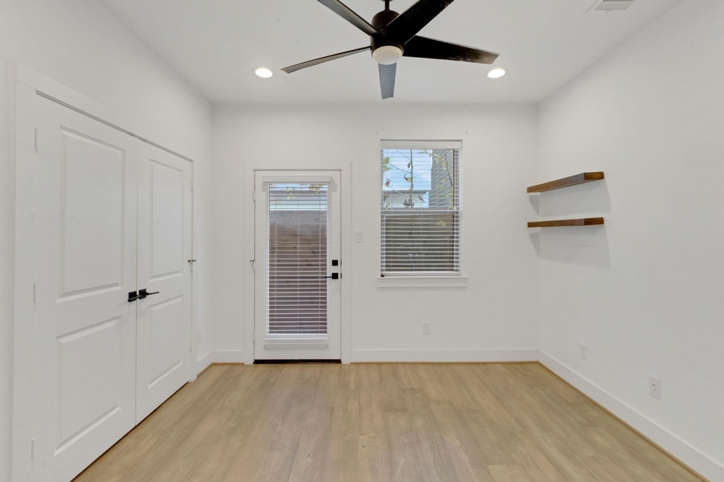 1526 Chestnut Street - Photo 7