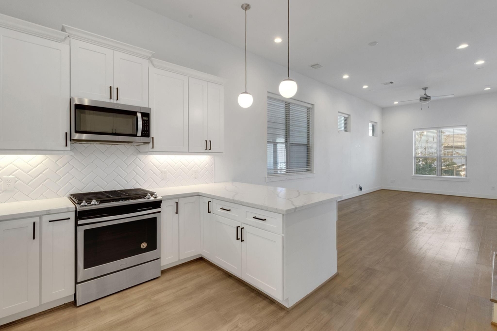 1526 Chestnut Street - Photo 17