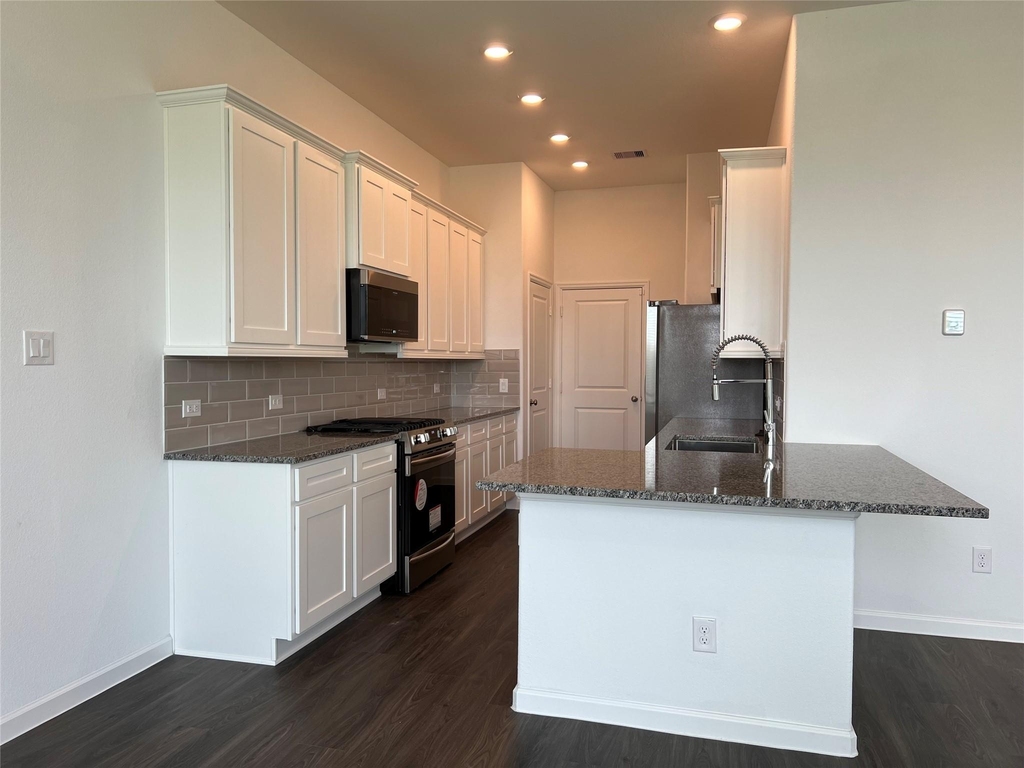5719 Foggy Vine Court - Photo 9