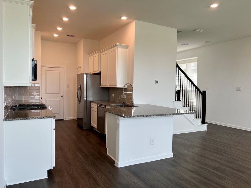 5719 Foggy Vine Court - Photo 10