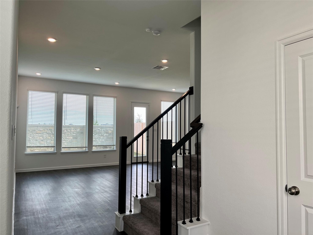 5719 Foggy Vine Court - Photo 5