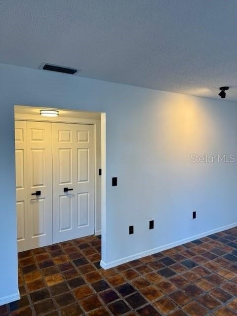 2462 Kingfisher Lane - Photo 18