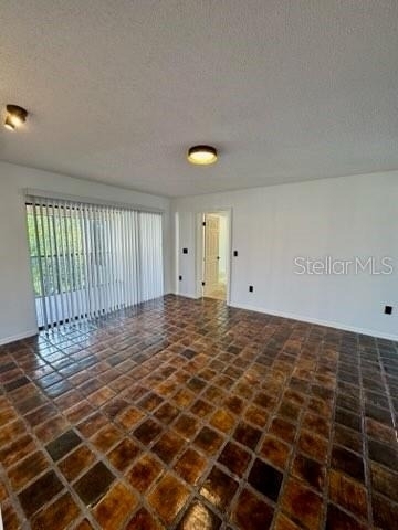 2462 Kingfisher Lane - Photo 15