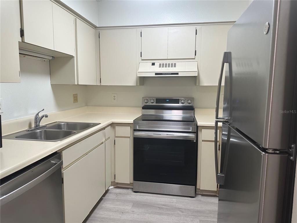 2690 Coral Landings Boulevard - Photo 4