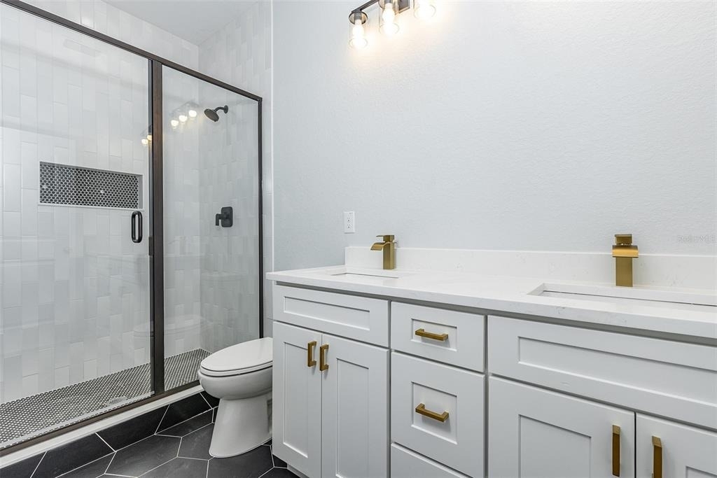 113 W Elm Street - Photo 19