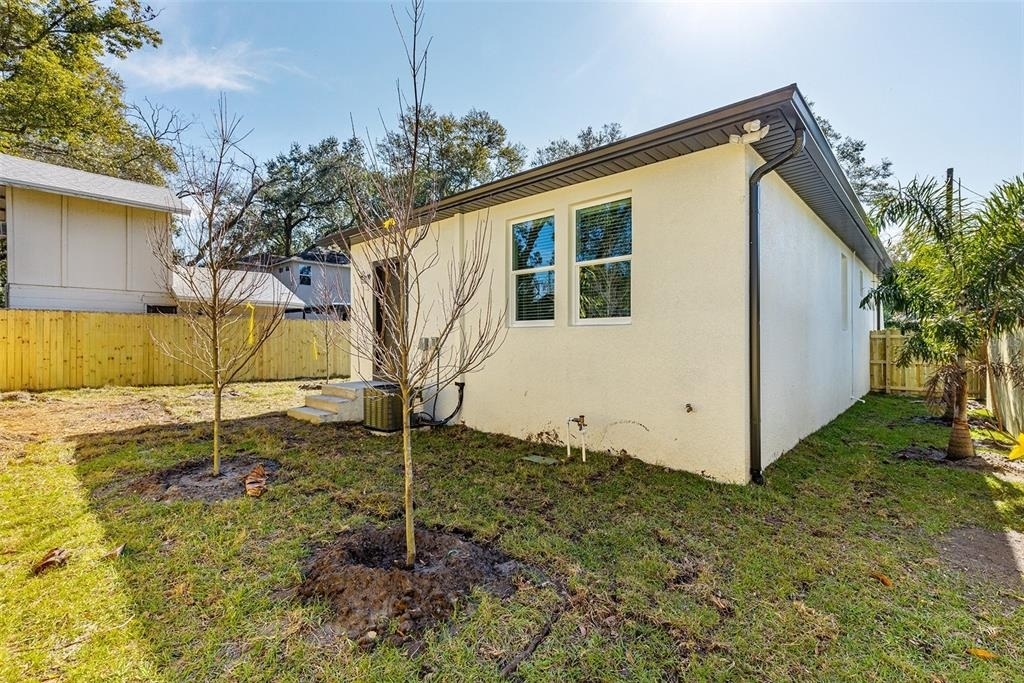 113 W Elm Street - Photo 23