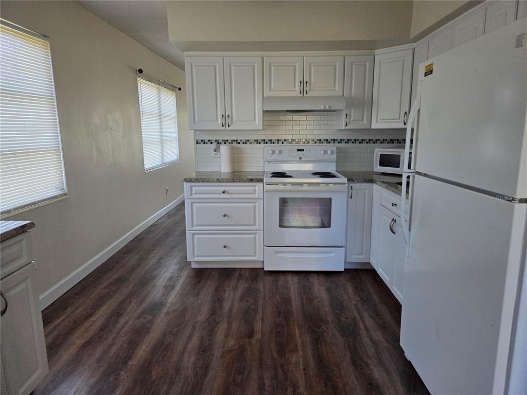 2448 Columbia Drive - Photo 10