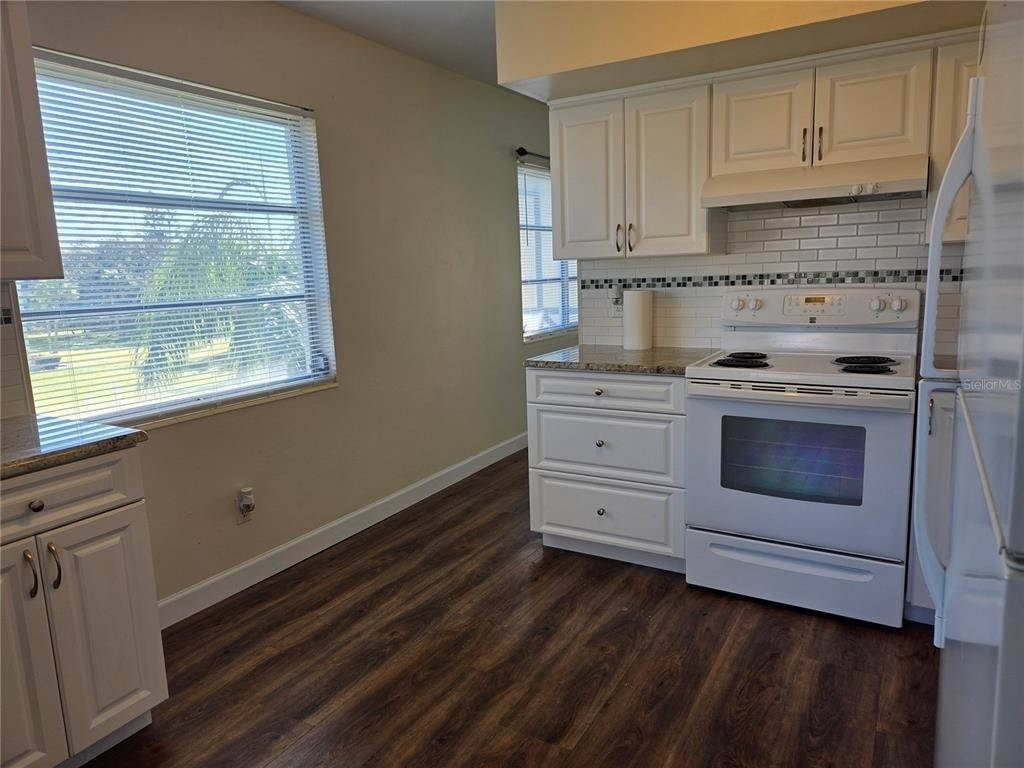 2448 Columbia Drive - Photo 11