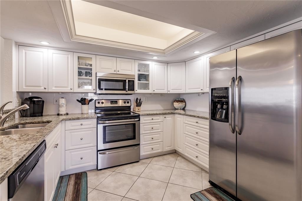 1055 W Peppertree Drive - Photo 4