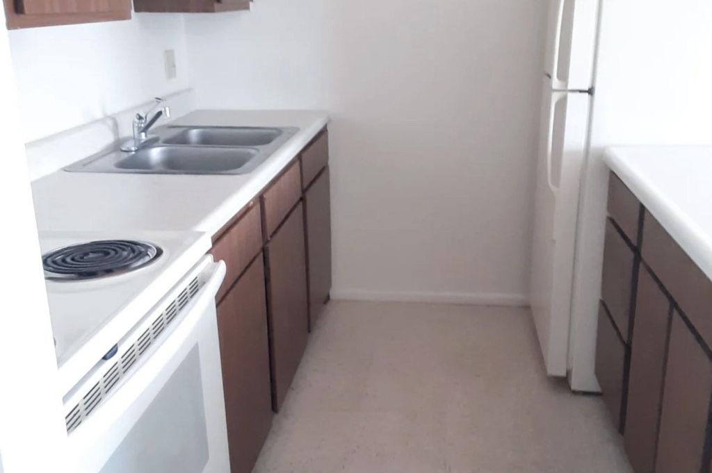 636 Berry Ln - Photo 7