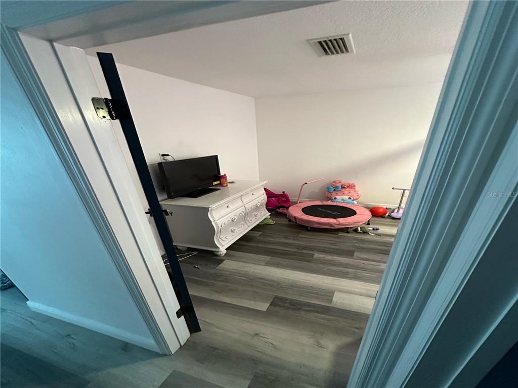 1011 Gerona Avenue - Photo 10
