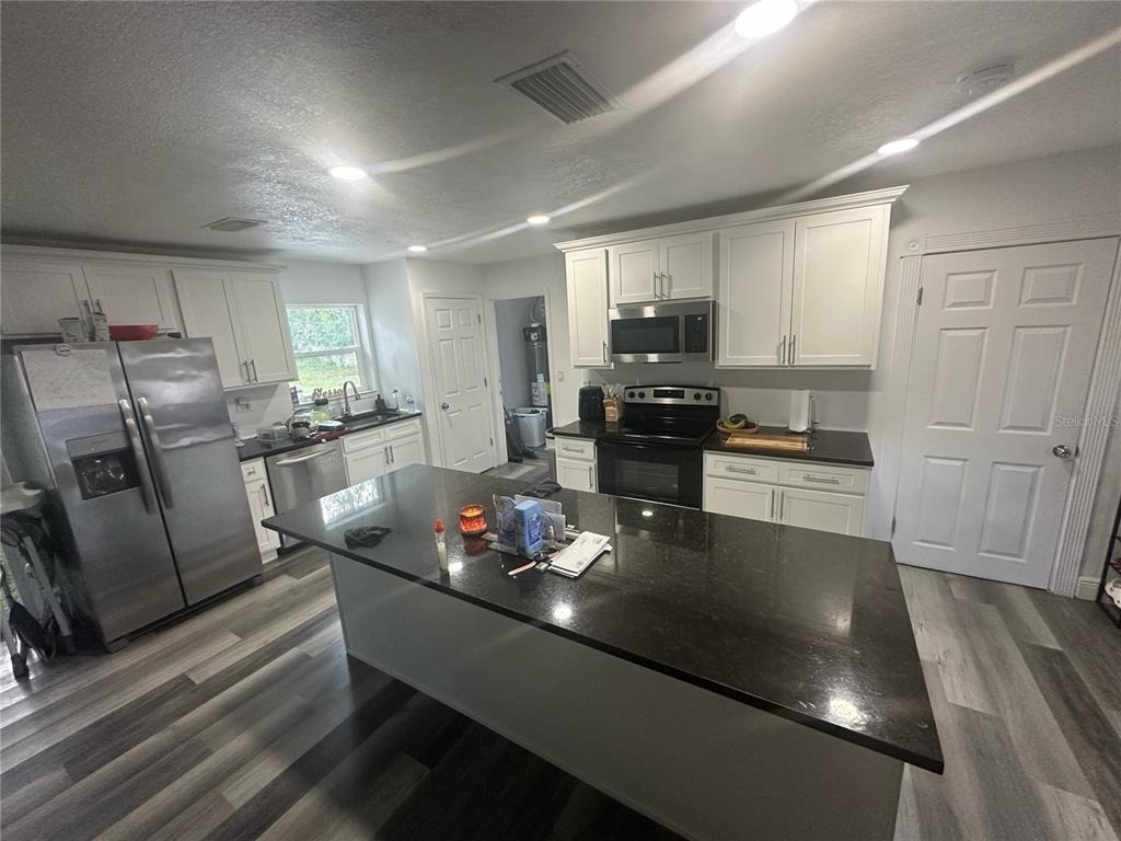 1011 Gerona Avenue - Photo 2
