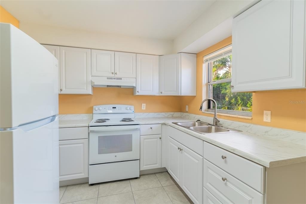 140 Avenue W Nw - Photo 2