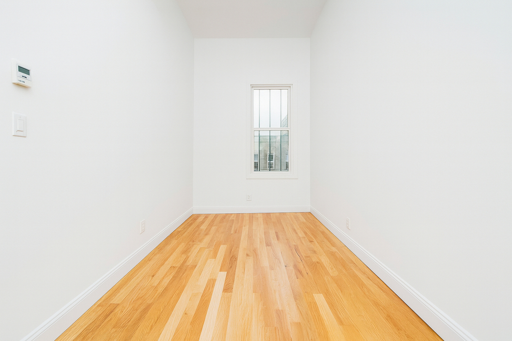 295 Wyckoff Avenue - Photo 3