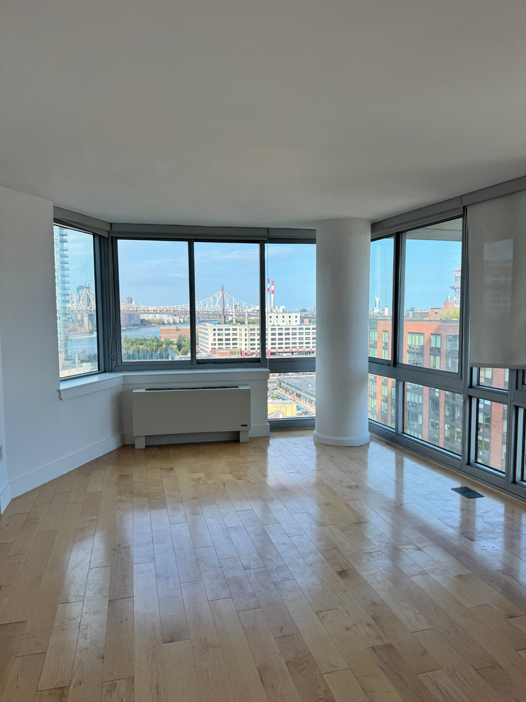 Center Boulevard - Photo 1