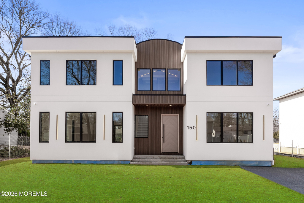 150 Ampere Avenue - Photo 0