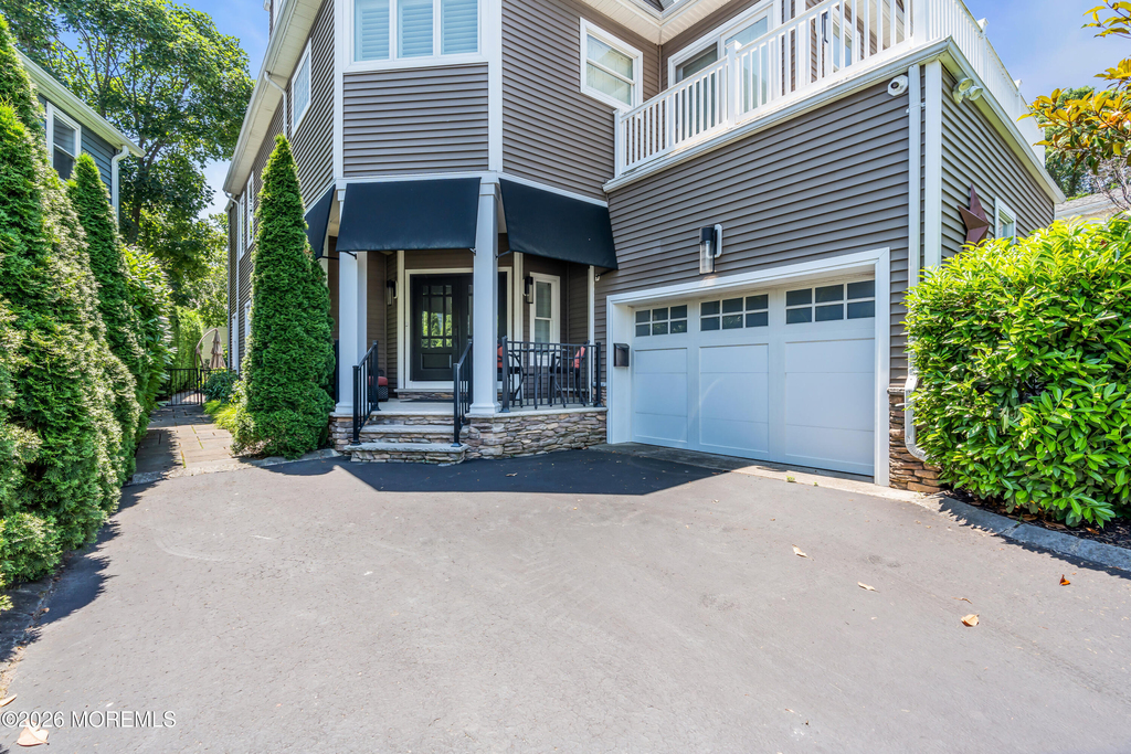 609 15th Avenue - Photo 1